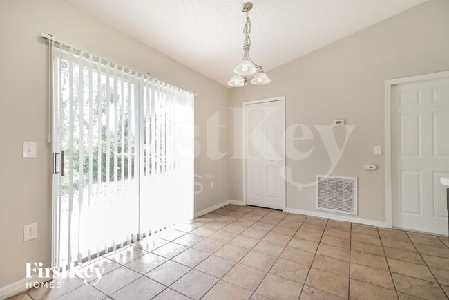 Foto del edificio - 5 Cardinal Estates Blvd