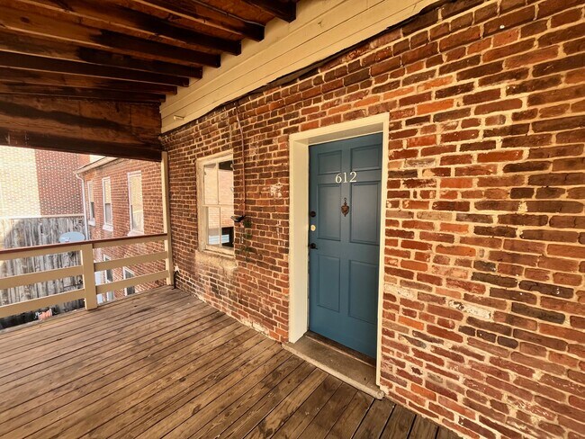 Foto del edificio - 612 Caroline St