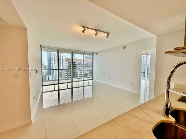 Foto del edificio - 495 Brickell Ave