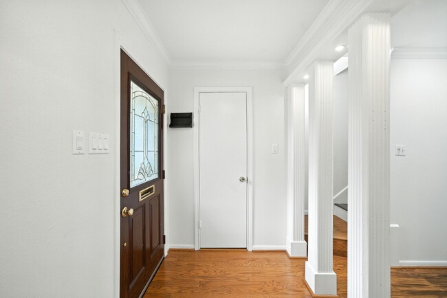 Building Photo - 6468 Burgoyne Dr.