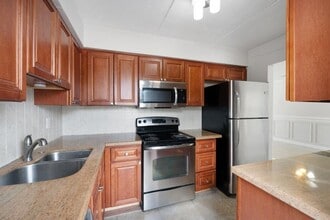Building Photo - 510 Prosperity Farms Rd