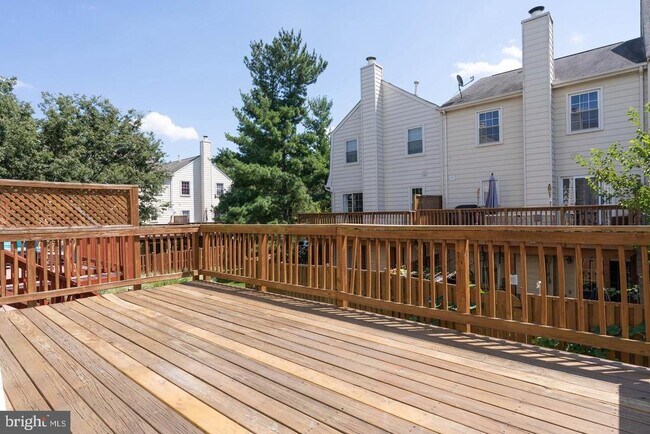 Building Photo - 2011 Pieris Ct