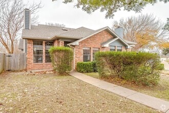 Building Photo - 800 Hillbrooke Dr