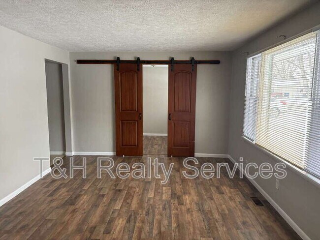 Foto del edificio - 2603 E 8th St