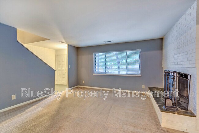 Building Photo - 306 Harvest Dr