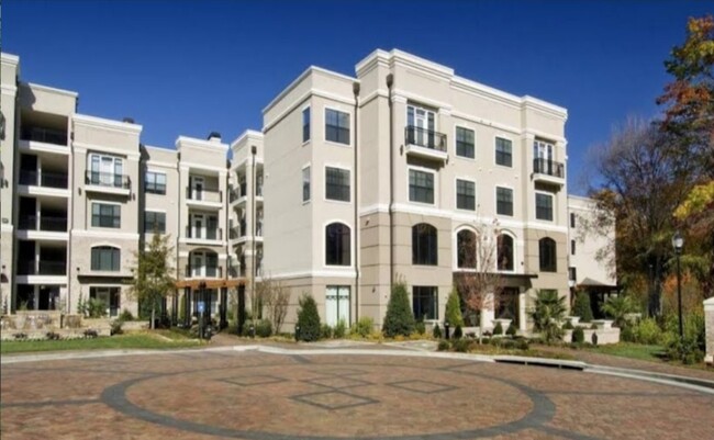 Building Photo - 100 Perimeter Trce E