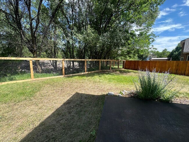 Foto del edificio - 7640 Lonergan Ct