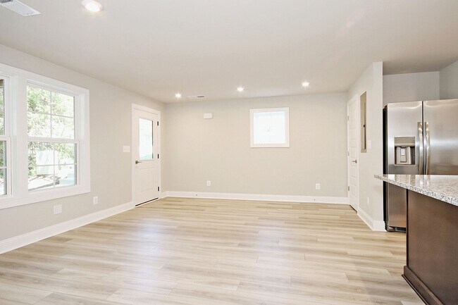 Foto del edificio - 2429 Anlee Rd