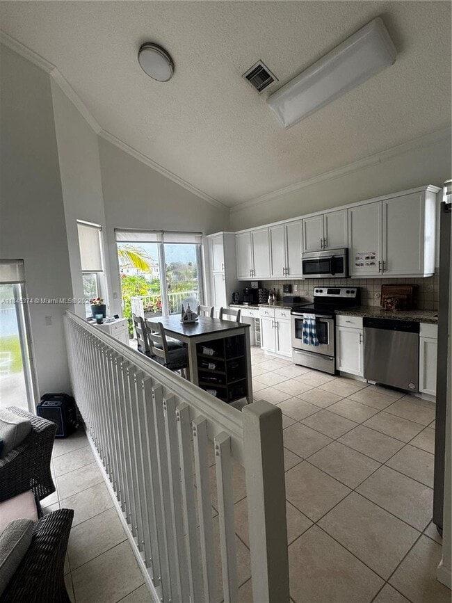 Building Photo - 4943 SW 163rd Ave