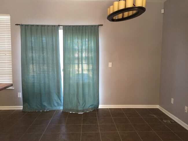 Foto del edificio - Townhome in Lismore Village Available!
