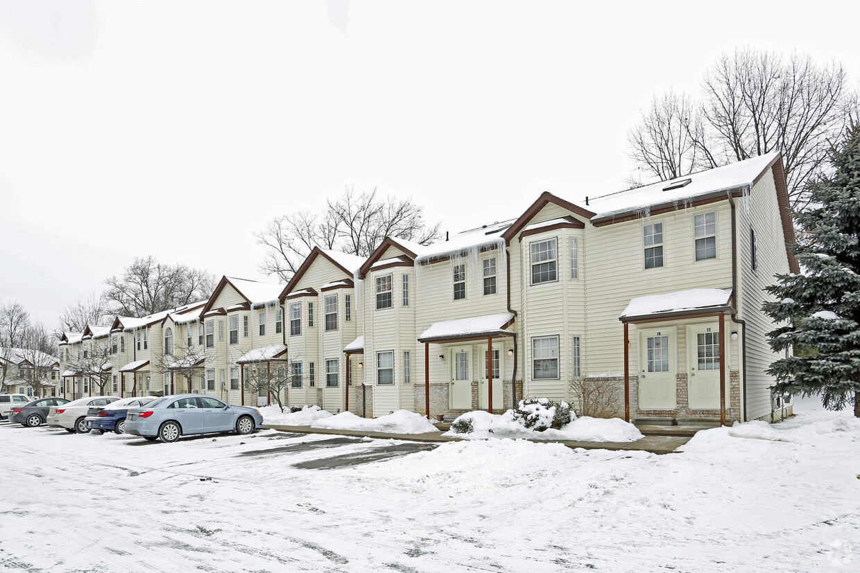 Foto principal - Forest View Townhomes and Apartments