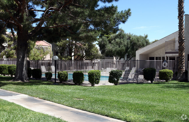 Pool - Walker House Apartments