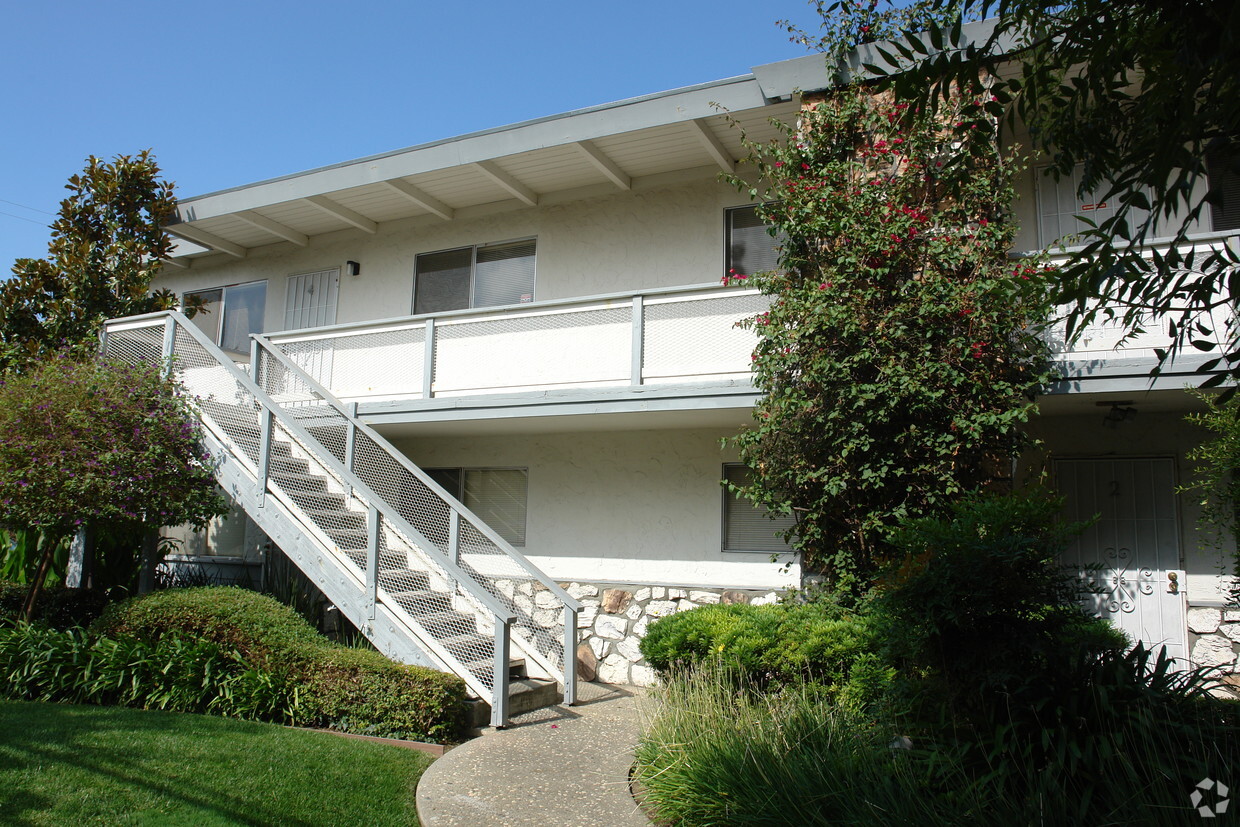 Building Photo - Garden Glen Apartments