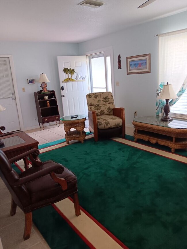 Building Photo - Seasonal Rental