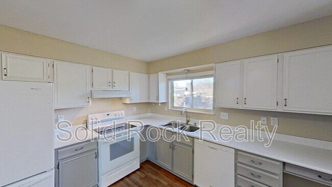 Foto del edificio - 6505 Wicklow Cir E