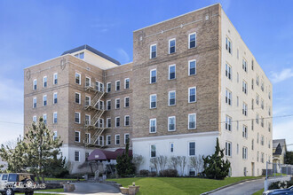 Building Photo - 500 Deal Lake Dr