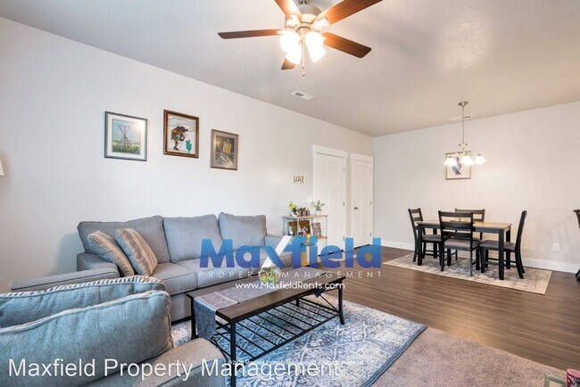 Building Photo - 3 br, 2 bath House - 1837 W Eaglewood Driv...