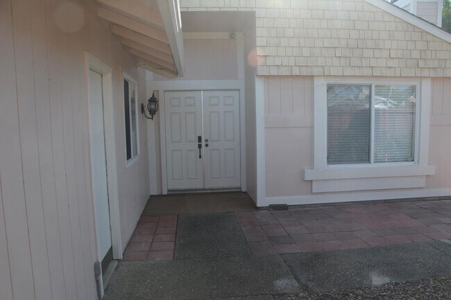 Foto del edificio - Sharp Pittsburg 3/2