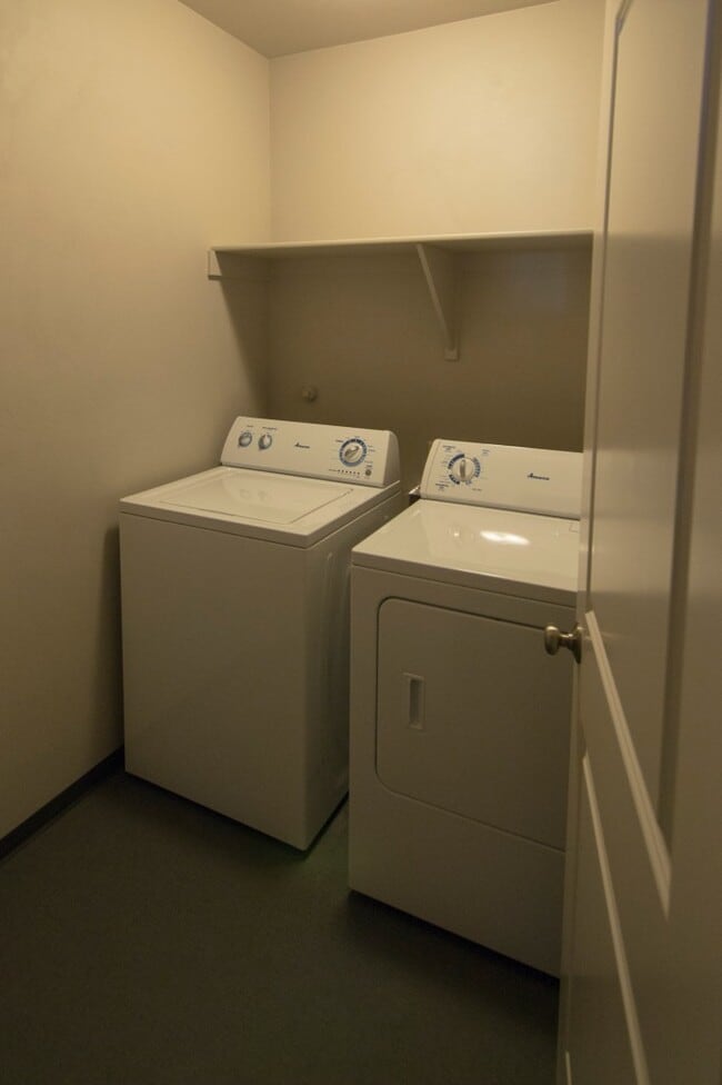 Foto del edificio - The Hood