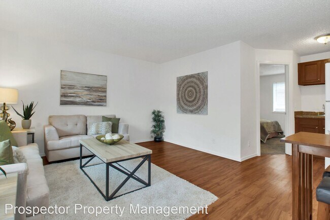 Building Photo - 1 br, 1 bath Apartment - 948 Neil Street NE