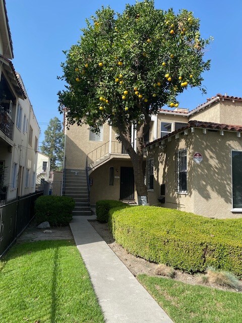 4259 1/2 unidad en la planta alta - 4259 Garthwaite Ave