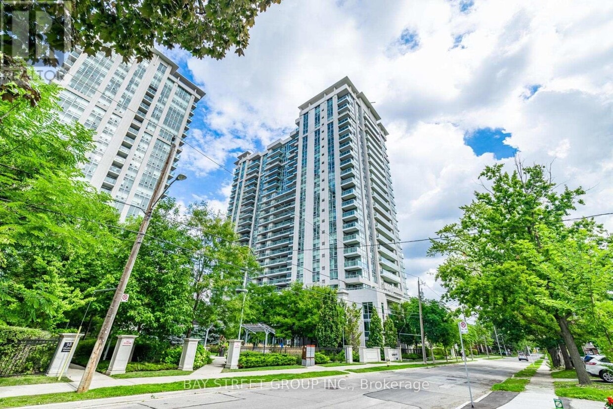 Photo principale - 17-817 Anndale Dr