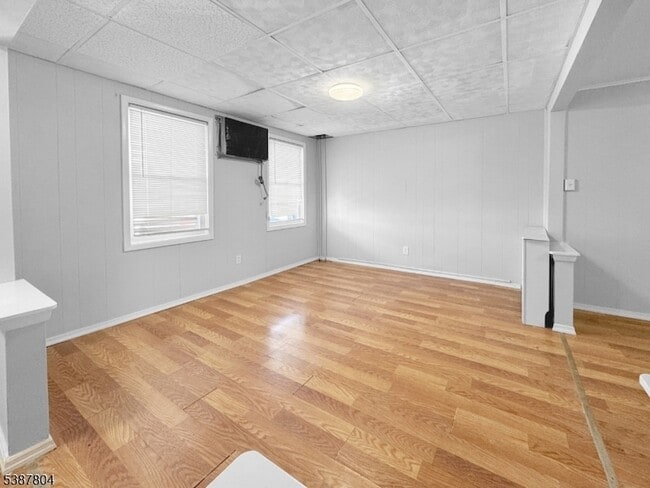 Building Photo - 204 Mercer St
