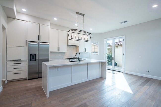 Building Photo - Oceanside Gem with ocean view and a 5-Minute Walk to the Beach/Pier