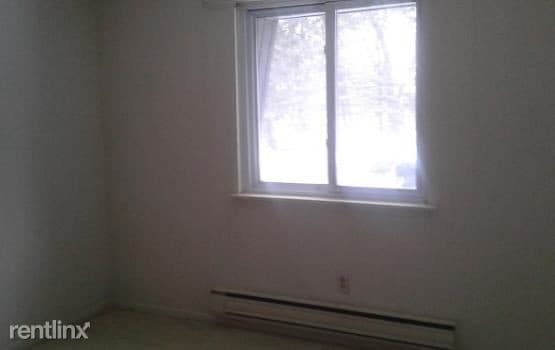 Building Photo - 1822 Colonial Village Way