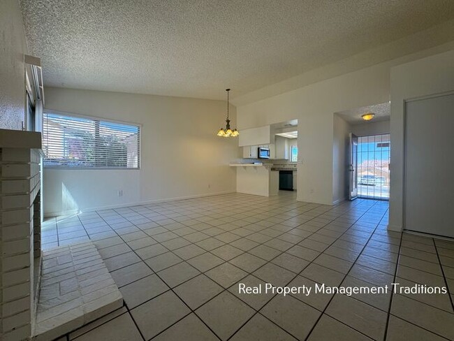 Foto del edificio - 3 bed, 2 bath Lake Los Angeles