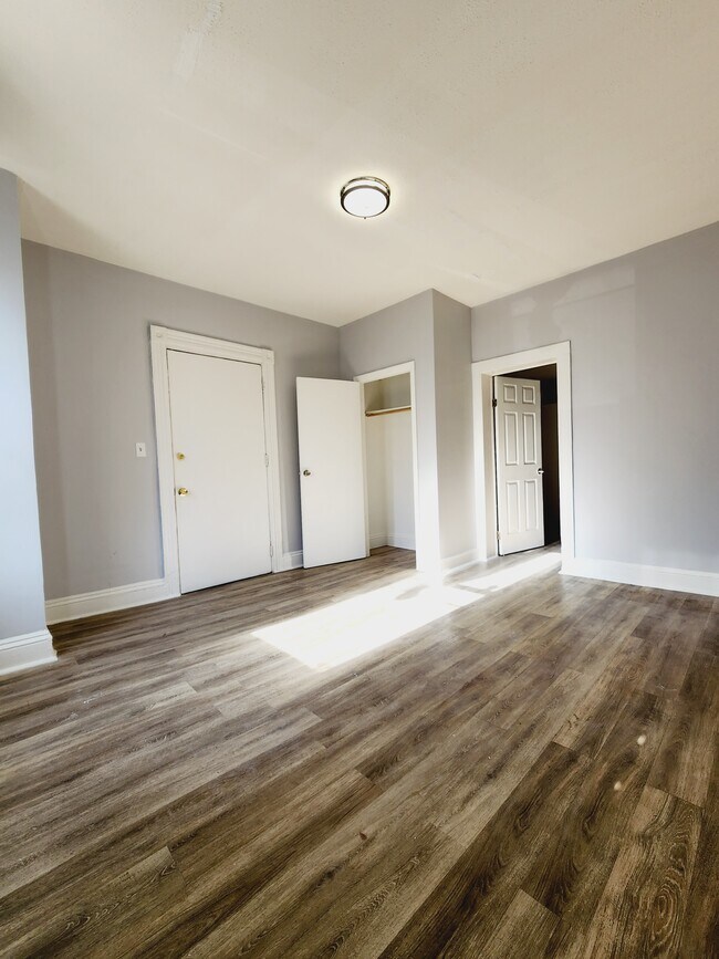 Foto del edificio - 72 Van Nostrand Ave