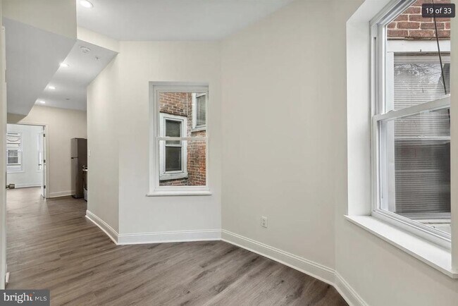 Foto del edificio - 320 N 62nd St