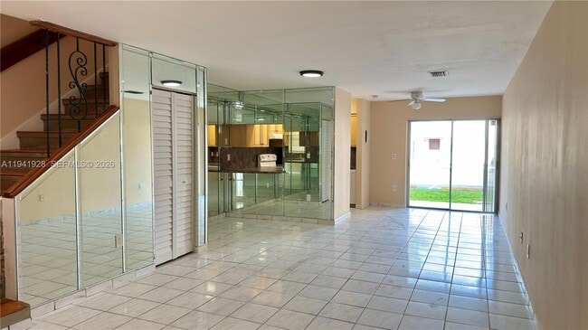 Foto del edificio - 6607 Winfield Blvd