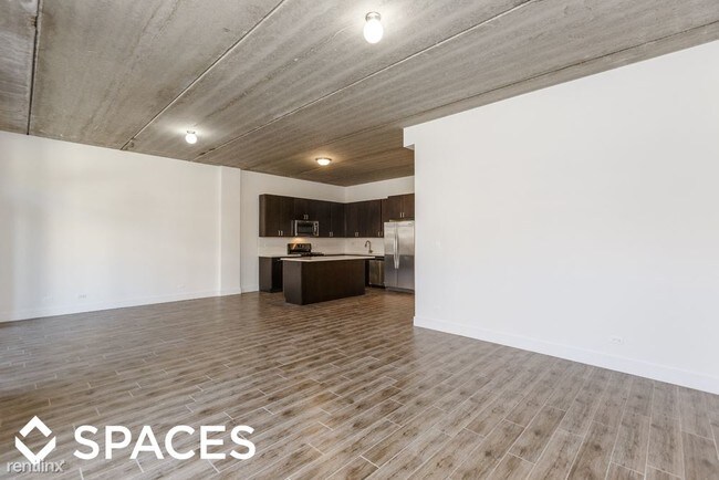 Building Photo - 2944 N Halsted St