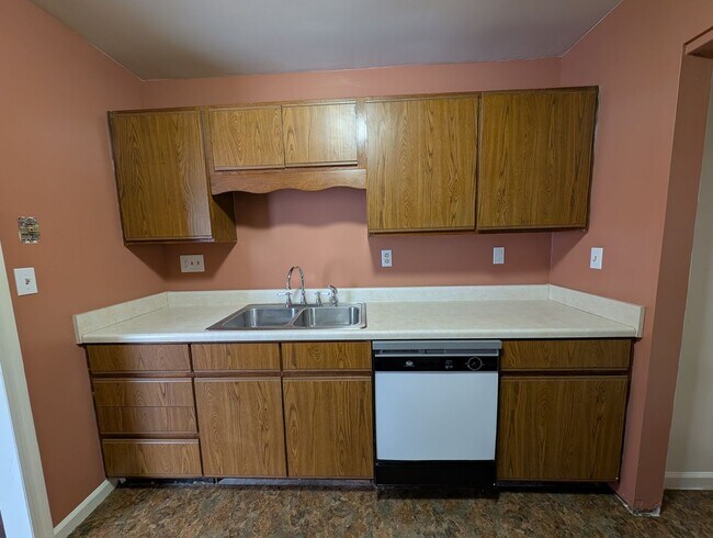 Foto del edificio - Now Available for Rent!