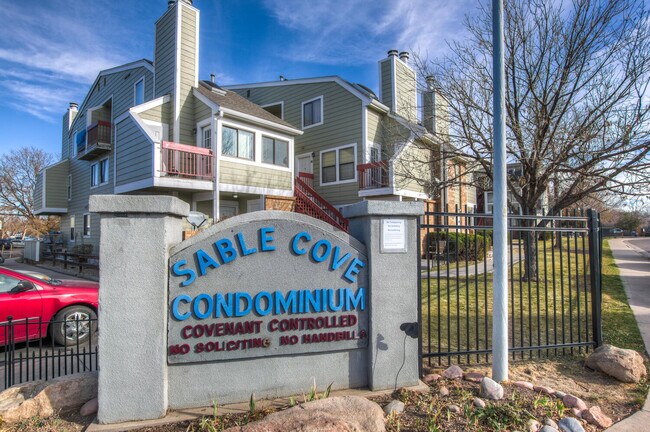 Building Photo - 972 S Dearborn Way
