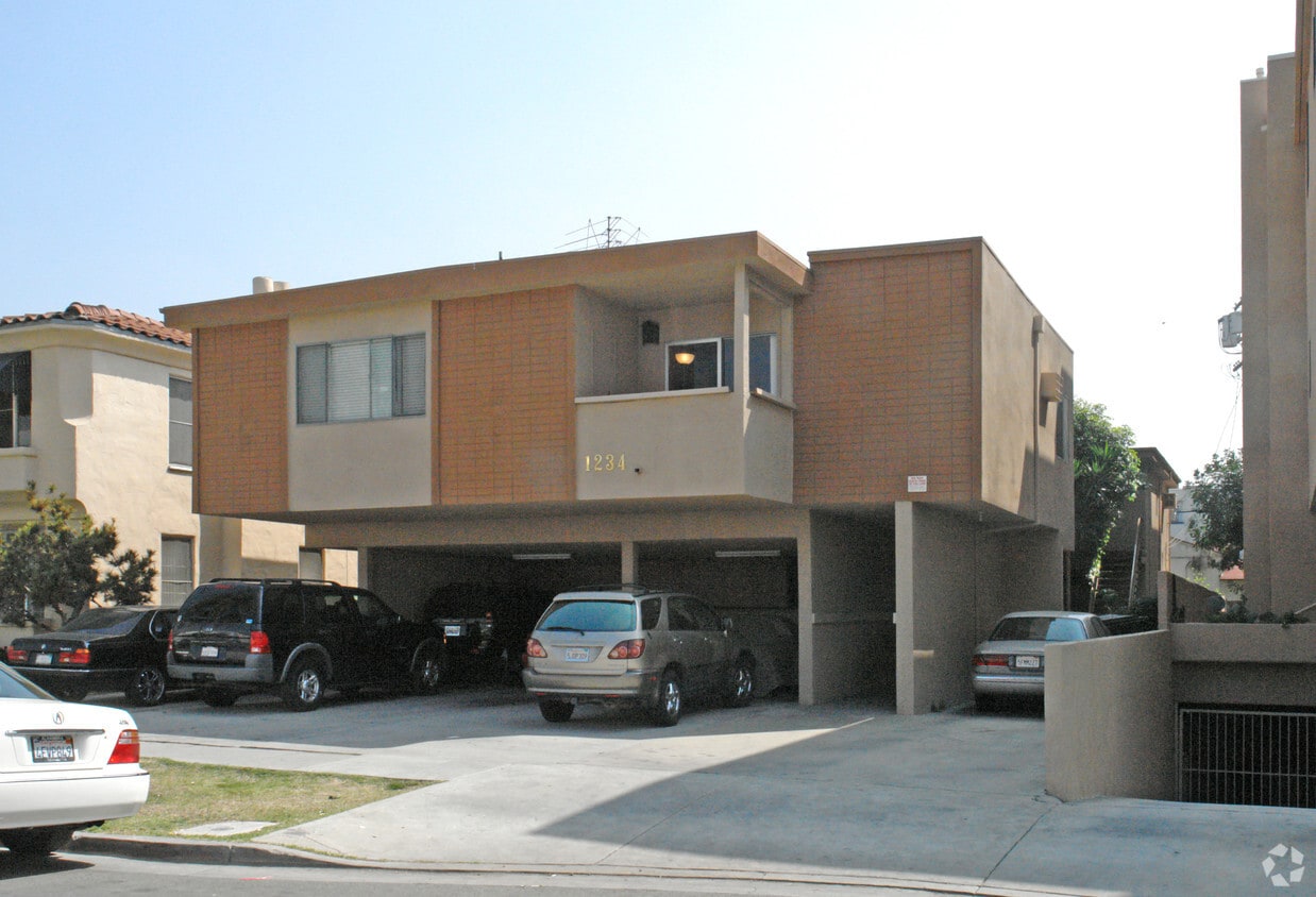 Primary Photo - 1234 S Holt Ave