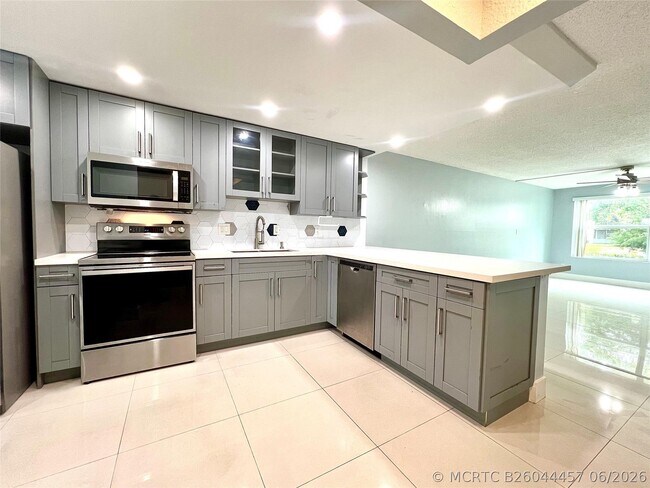 Foto del edificio - 7450 NW 17th St