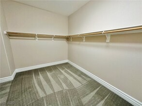 Building Photo - 285 Caddy Bag Ct