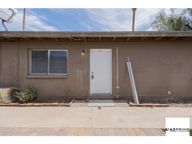 Foto del edificio - Discover this Gorgeous, Remodeled Mesa 2/1...