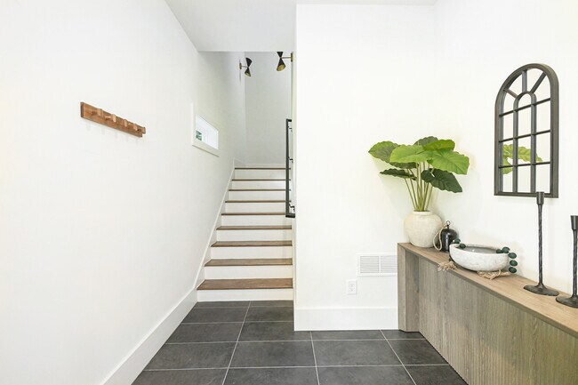 Foto del edificio - 250 Ormond St SW