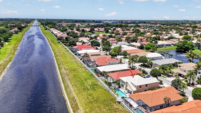 Foto del edificio - 6362 Brava Way