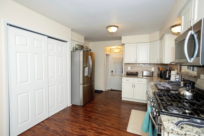 Foto del edificio - 28115 Little Mack Ave