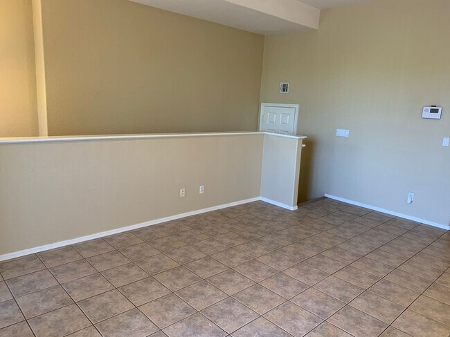 Building Photo - Beautiful 2 bedroom condo in Tempe