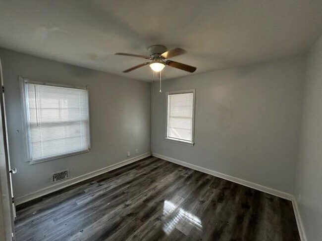 Foto del edificio - 2BR/1ba house with garage