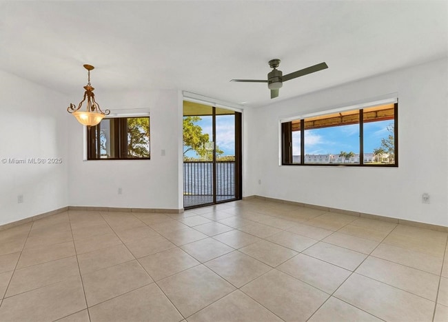 Foto del edificio - 15509 N Miami Lakeway