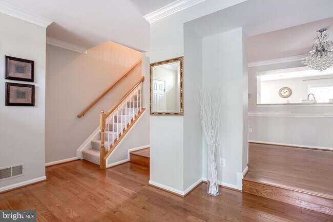 Building Photo - 6509 Milva Ln