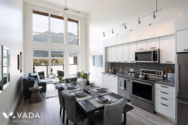 Building Photo - The Lauren 2 BR Loft Rental 604-38013 Third Ave Squamish: VADA