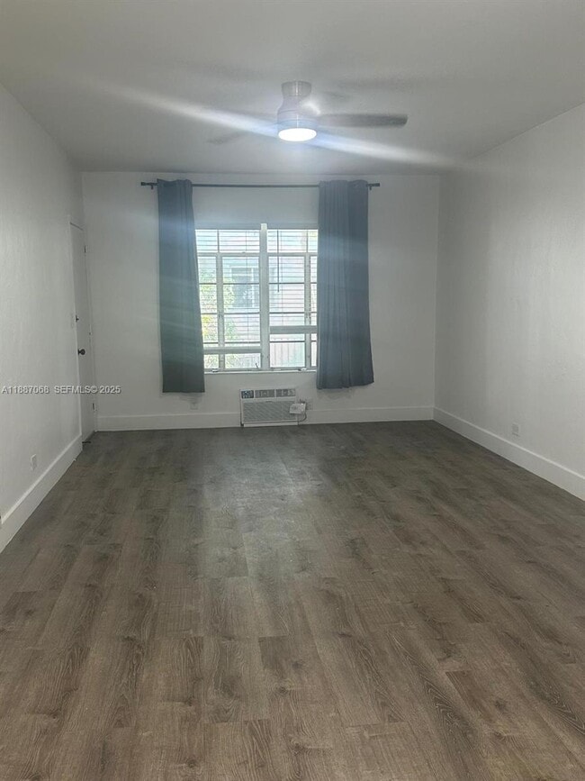 Foto del edificio - 6805 Abbott Ave