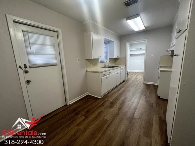 Building Photo - 4811 Sheryl St